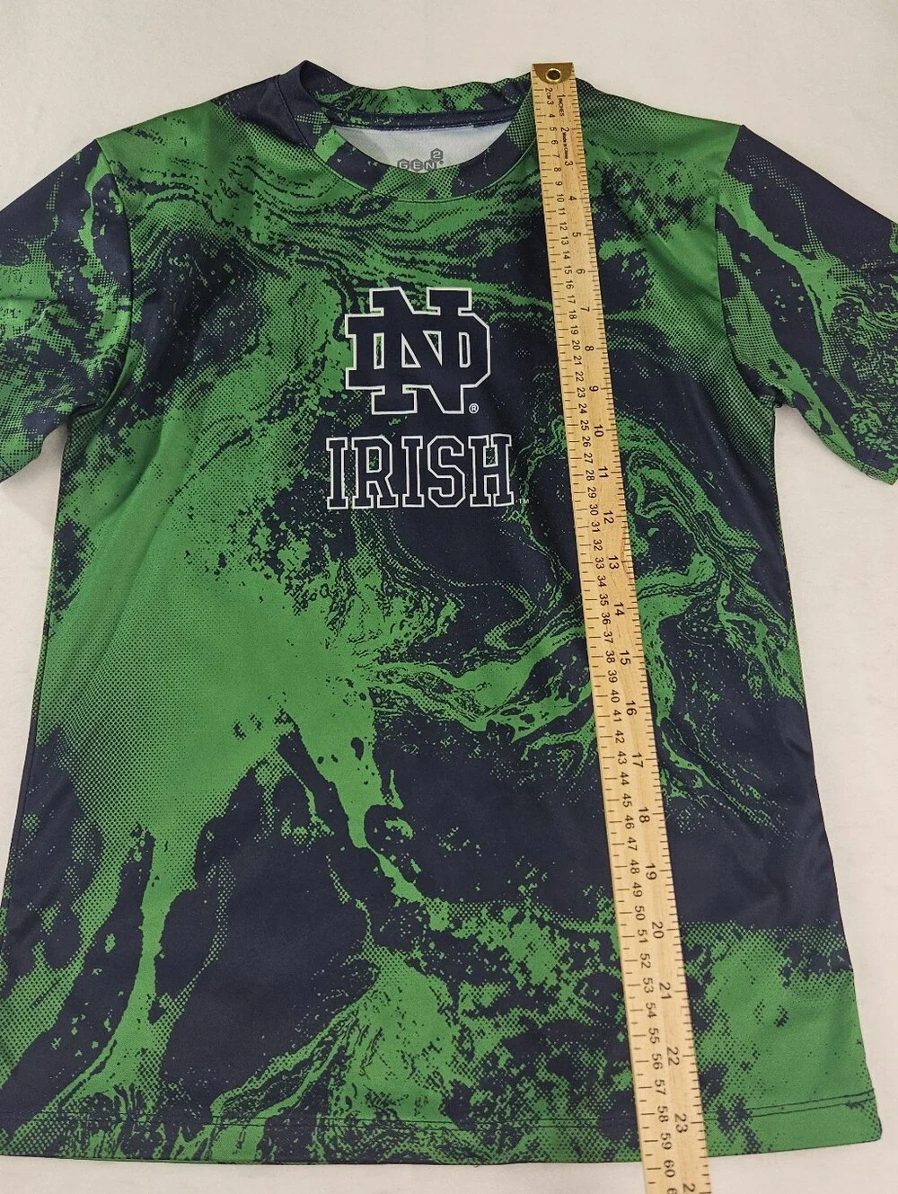 Gen2 Notre Dame Fighting Irish Boys 10-12 Green & Navy Marbled Athletic T-Shirt